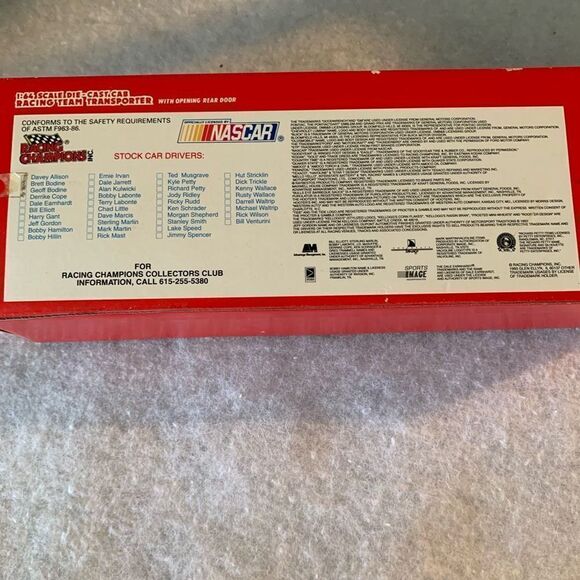 Joe Nemechek 87 Dentyne NASCAR 1:64 Die-Cast Cab Racing Team Transporter *NEW* - Picture 5 of 7